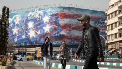 ایزدی: مذاکرات ایران و آمریکا در لبه پرتگاه! آیا منافع ملی با جنگ تامین می‌شود؟
