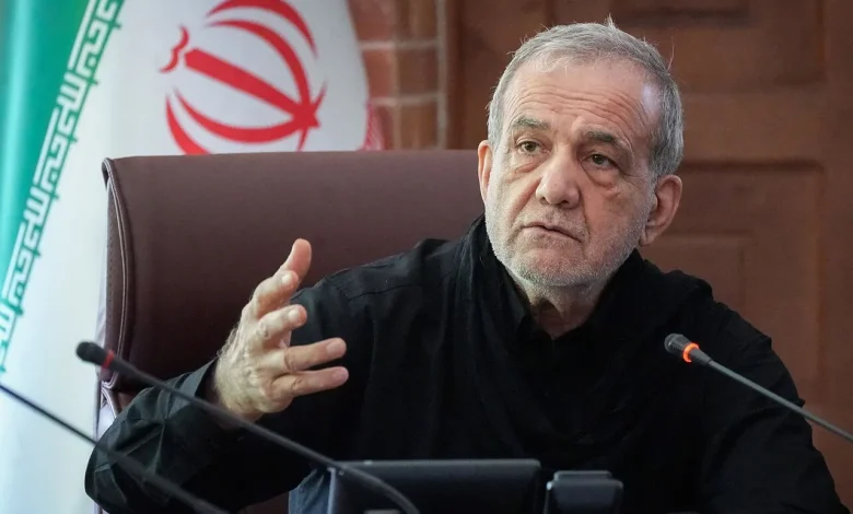 تاکید پزشکیان بر وحدت ملی در آستانه تشییع رهبر شهید؛ جزئیات دیدار با مراجع و برنامههای دولت