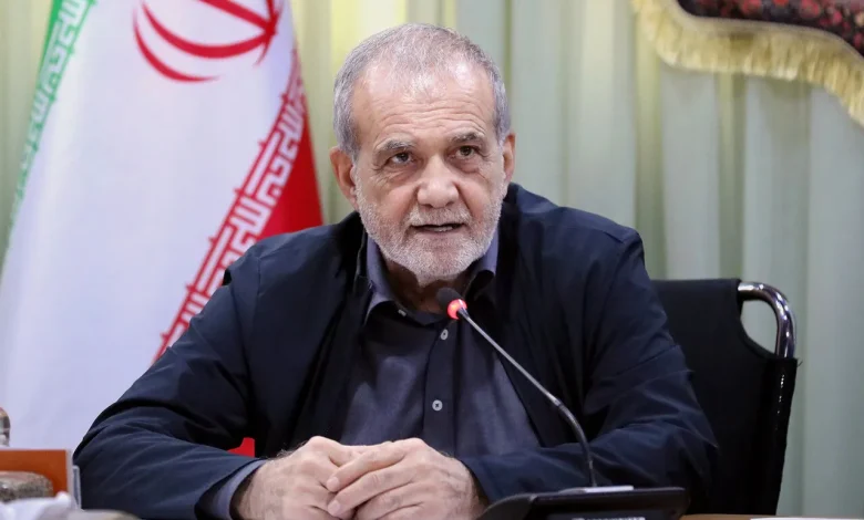 پزشکیان: دانشگاهها باید حل مشکلات کشور را برعهده بگیرند؛ مدیر ناتوان در کنترل انرژی کارآمد نیست