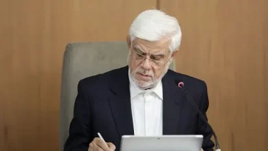 عارف: نبرد روایت‌ها، آینده ایران را رقم می‌زند؛ خبرنگاران، قهرمانان گمنام!