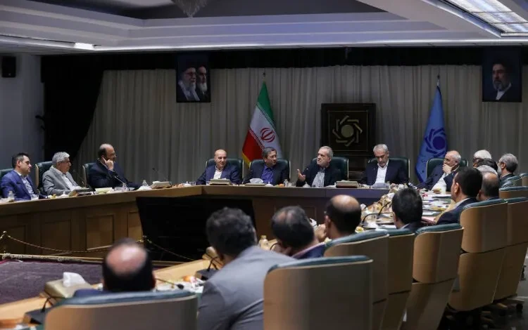 نشست راهبردی رئیسجمهور با اقتصاددانان: مهار تورم و مقابله با فشارهای اقتصادی