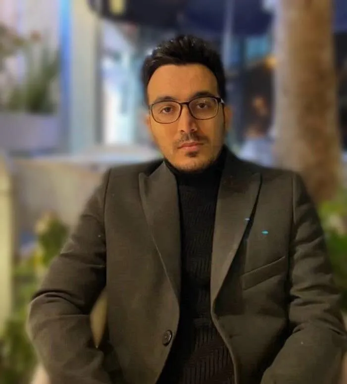 اقتصاد در تنگنا: چرا دولت راهی جز توقف واردات خودرو، موبایل و لپ‌تاپ ندارد؟