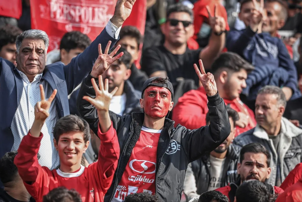 فوتبال ایران در چنگال گرانی؛ آیا دیگر کسی به ورزشگاه میرود؟