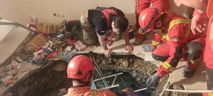 معجزه در بهارستان: نجات ۴ نفر از گودال مرگ پس از فروریختن کف ساختمان تهران