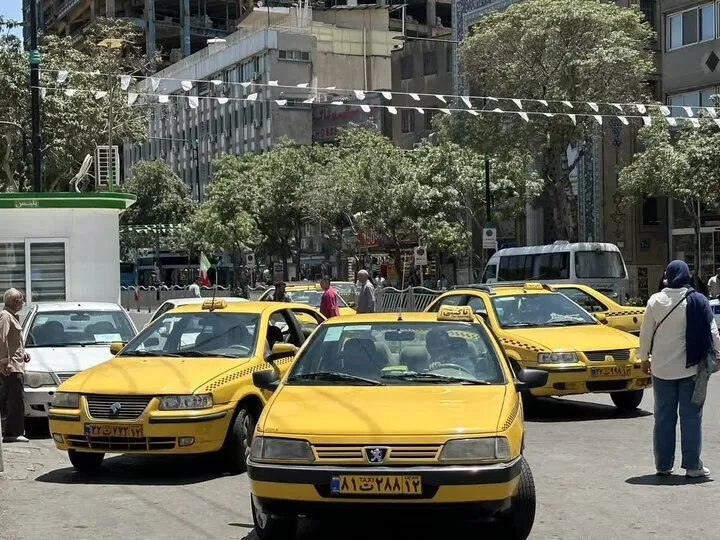 فوتبال ایران در چنگال گرانی؛ آیا دیگر کسی به ورزشگاه میرود؟
