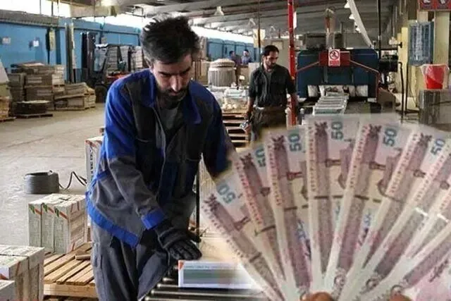 شوک تورم به سفره کارگران: سرنوشت افزایش حقوق ۱۴۰۵ چه میشود؟