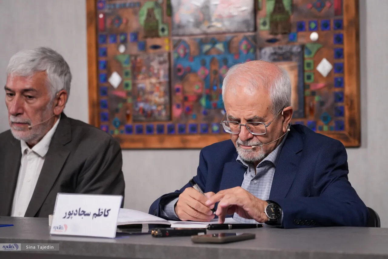 کتاب «ایران و آمریکا»: نقد کوبنده دیپلمات سابق به موسویان در مراسم پرحاشیه!