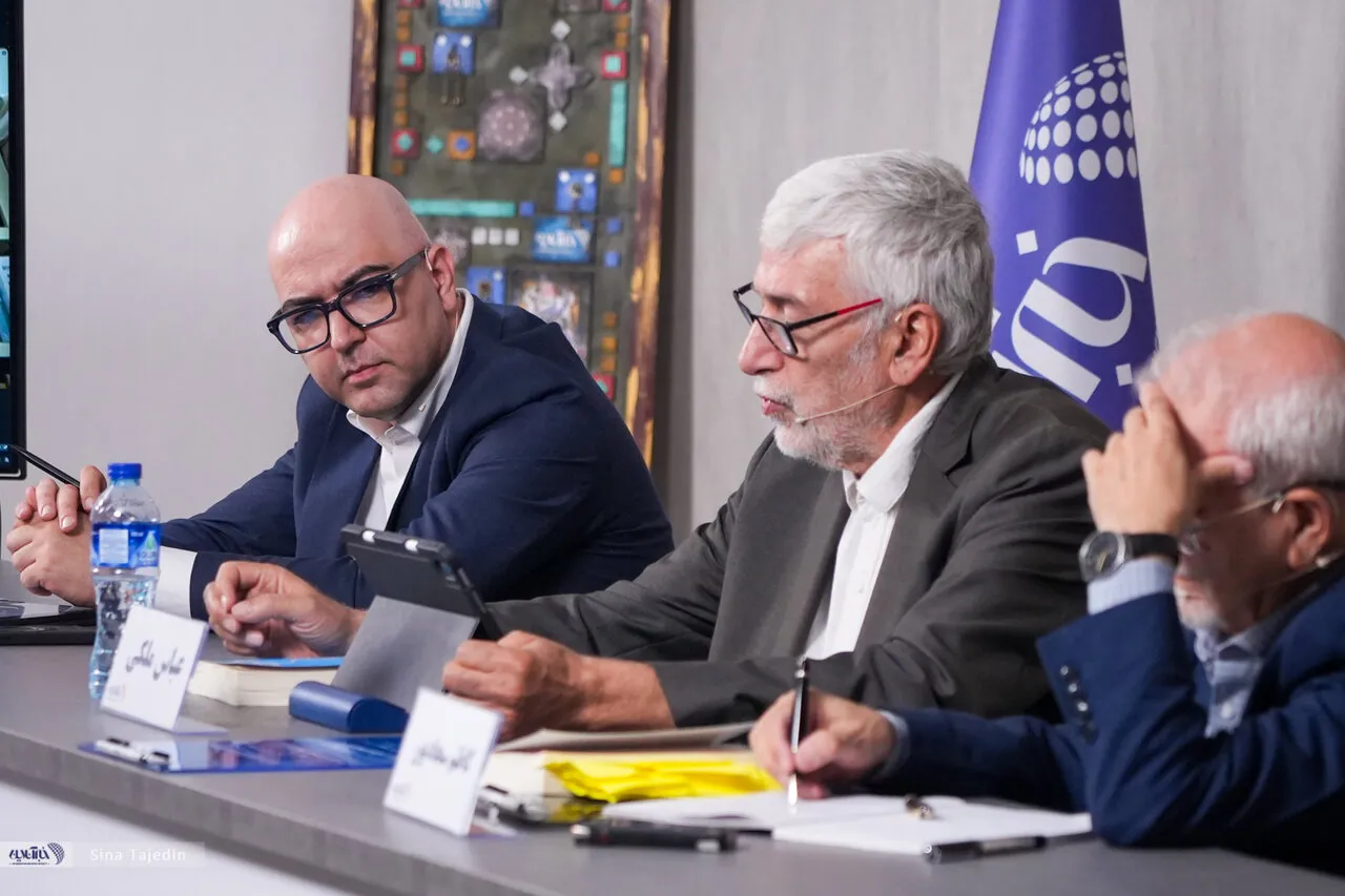 کتاب «ایران و آمریکا»: نقد کوبنده دیپلمات سابق به موسویان در مراسم پرحاشیه!