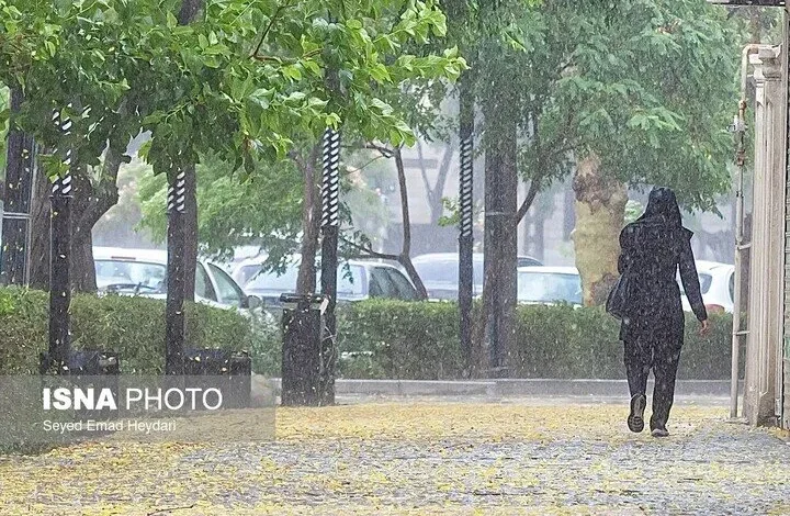 هشدار آبوهوایی: رگبار، رعدوبرق و وزش باد شدید در راه است! اهواز به گرمای ۴۴ درجه میرسد