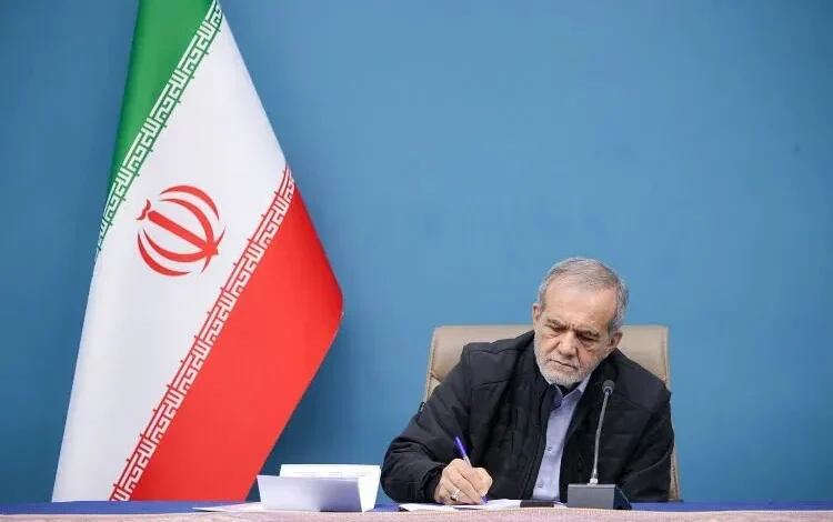 پزشکیان: نماز فراتر از یک فریضه فردی؛ راهی برای آرامش و همبستگی جامعه