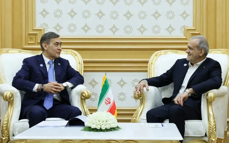 پزشکیان: تسلیم سیاستهای آمریکا، قدرت سازمانهای شانگهای و بریکس را نابود میکند!